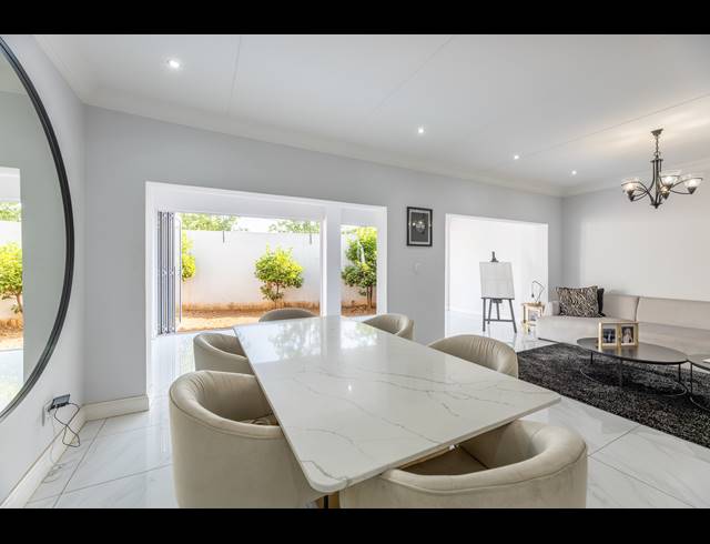 3 BEDROOM TOWNHOUSE FOR SALE IN BRYANSTON